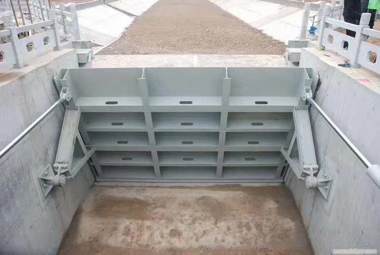 Radial steel gate